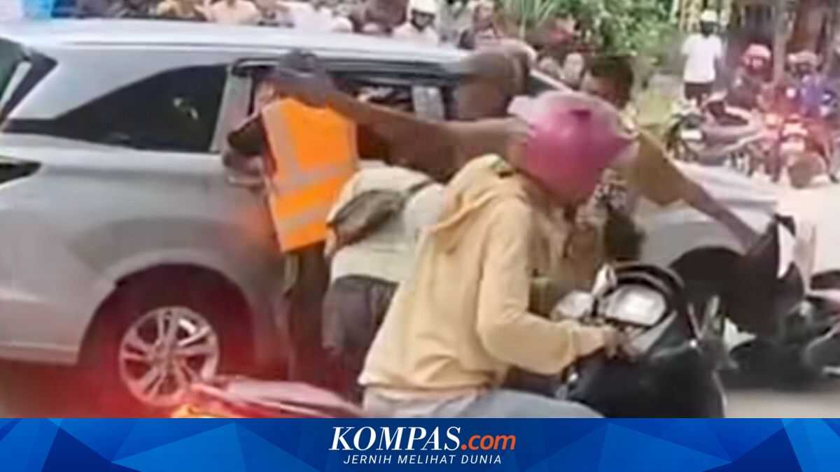 Avanza Driver Attacked by Mob After Hitting Motorbikes in Bekasi, No Police Report Filed