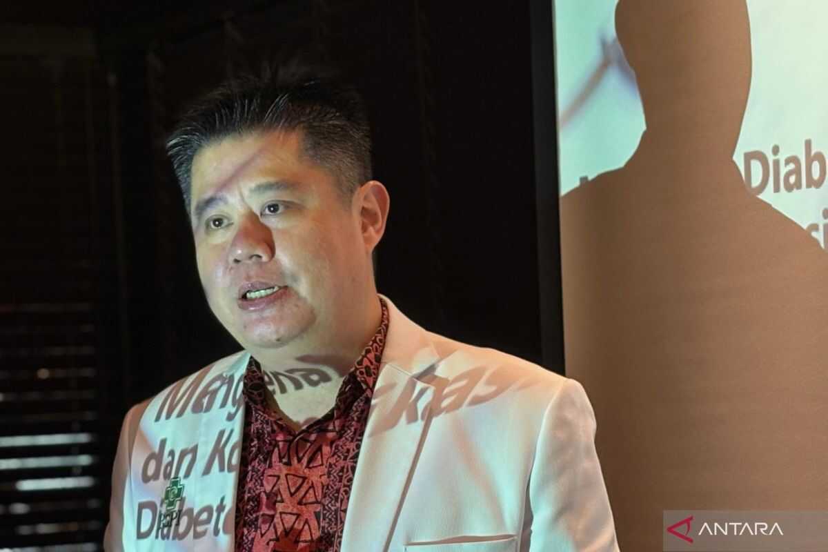 Symptoms of diabetes mellitus and its acute to chronic complications