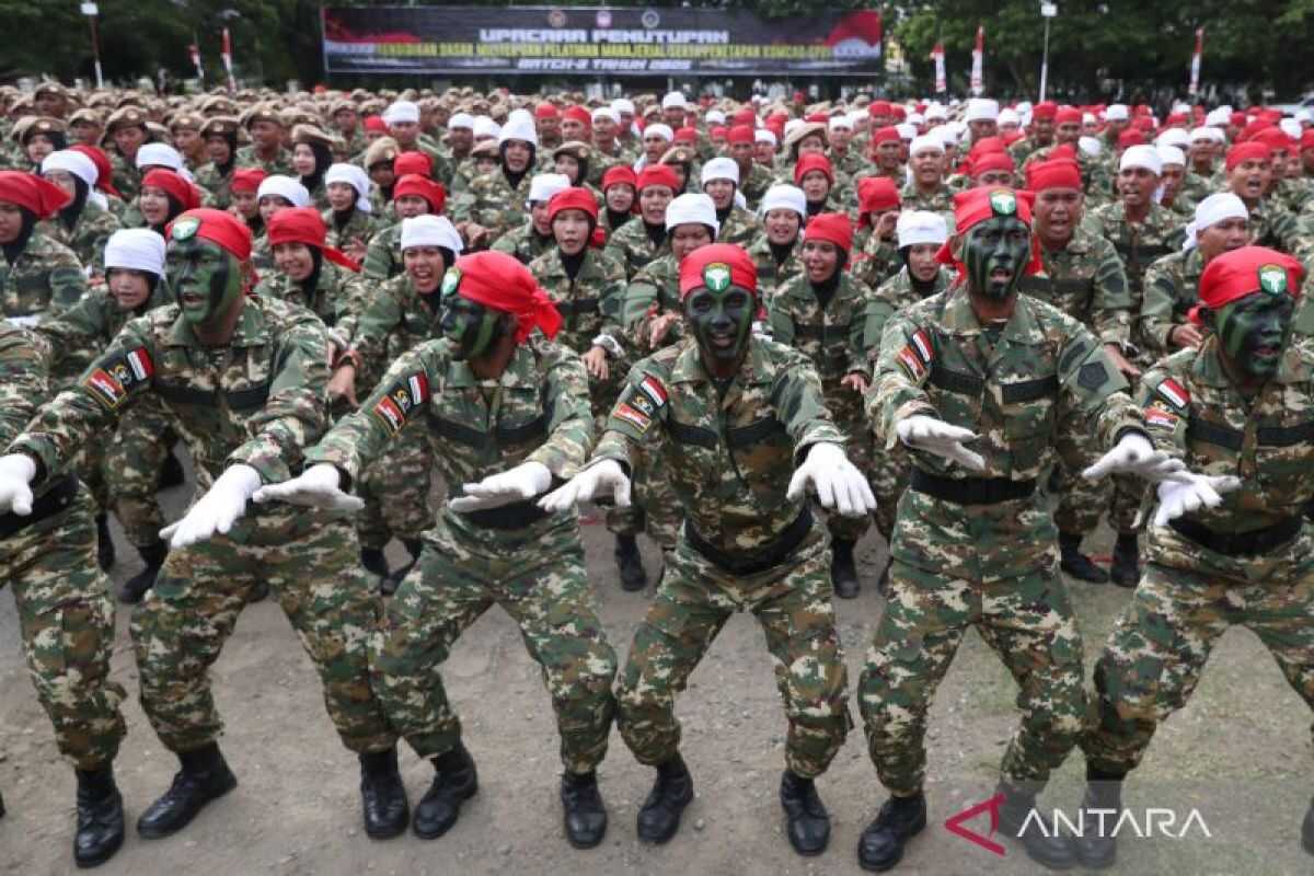 Yesterday's Politics: Civil Servants Register for Reserve Component Training, President Visits the UAE