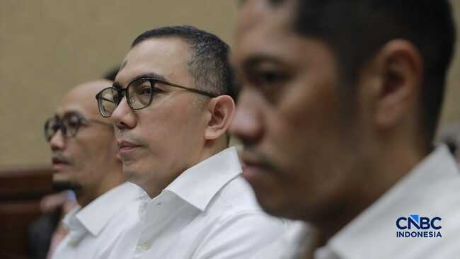 Judge Sentences Former Director of PIS and KPI Officials to 9-10 Years in Prison and Fines Them IDR 1 Billion