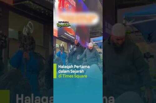The First Halaqah in History at Times Square