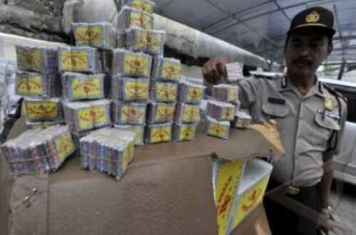 Firecracker Explosions in 6 Central Java Cities Injure 12 People; Police Arrest 36 Firecracker Manufacturers