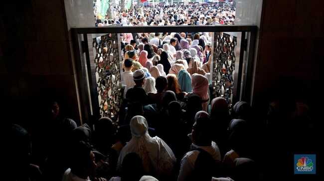 Not During Eid, This Is Actually the Peak of Indonesian Internet Activity