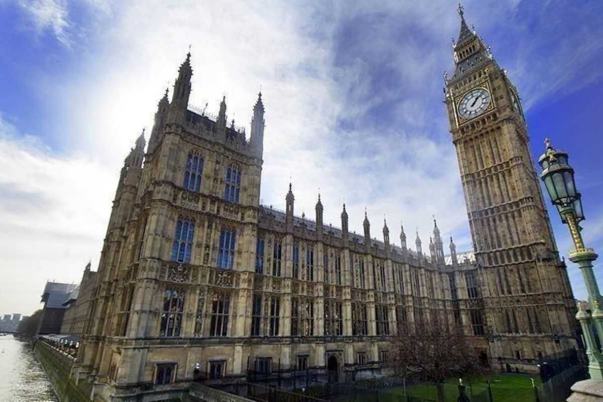 Britain Ready to Ban Russian Oil Shipping Services Without US Support