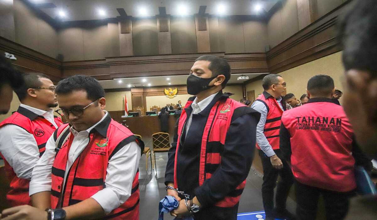 Riza Chalid's Son Sentenced to 15 Years' Imprisonment and Rp1 Billion Fine