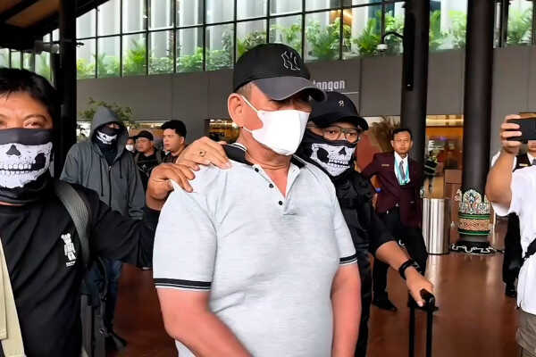 Drug lord wanted for questioning arrested at Soetta airport, suspected of bribing former Bima City police chief