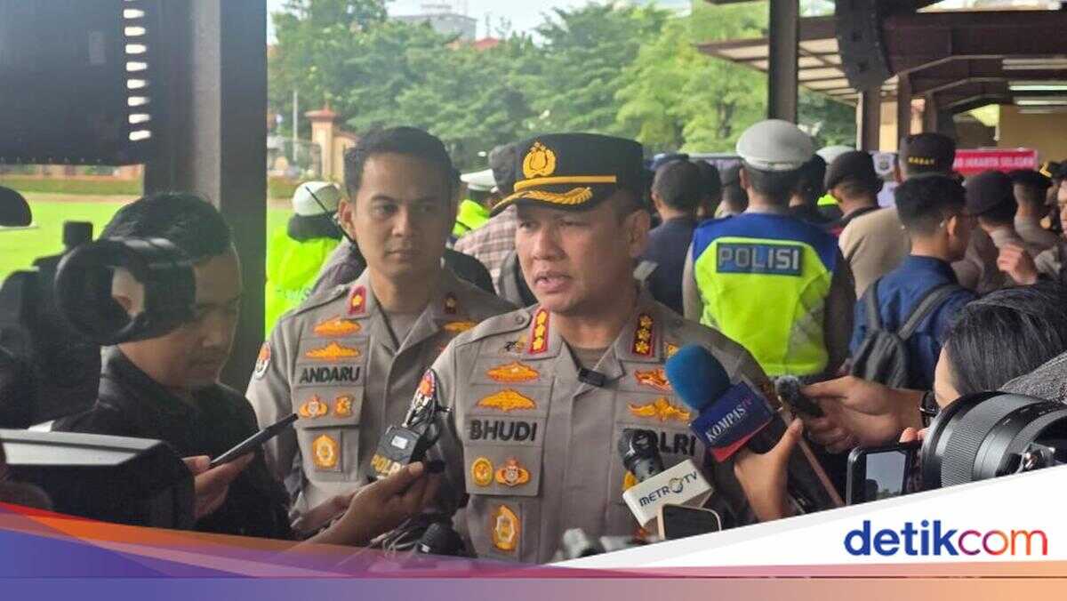 Mass Action on Jalan Trunojoyo: Metro Police Prioritise Humane Service