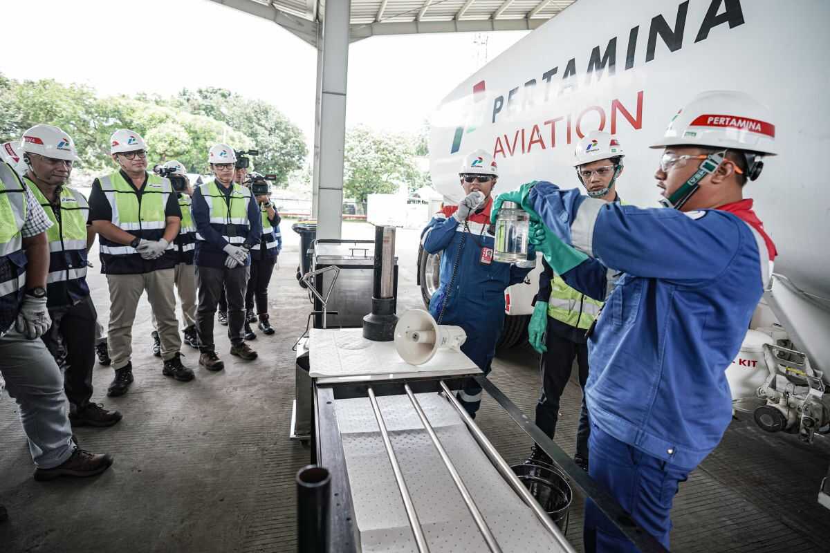 Pertamina Patra Niaga invites media leaders to observe aviation fuel distribution at Halim AFT