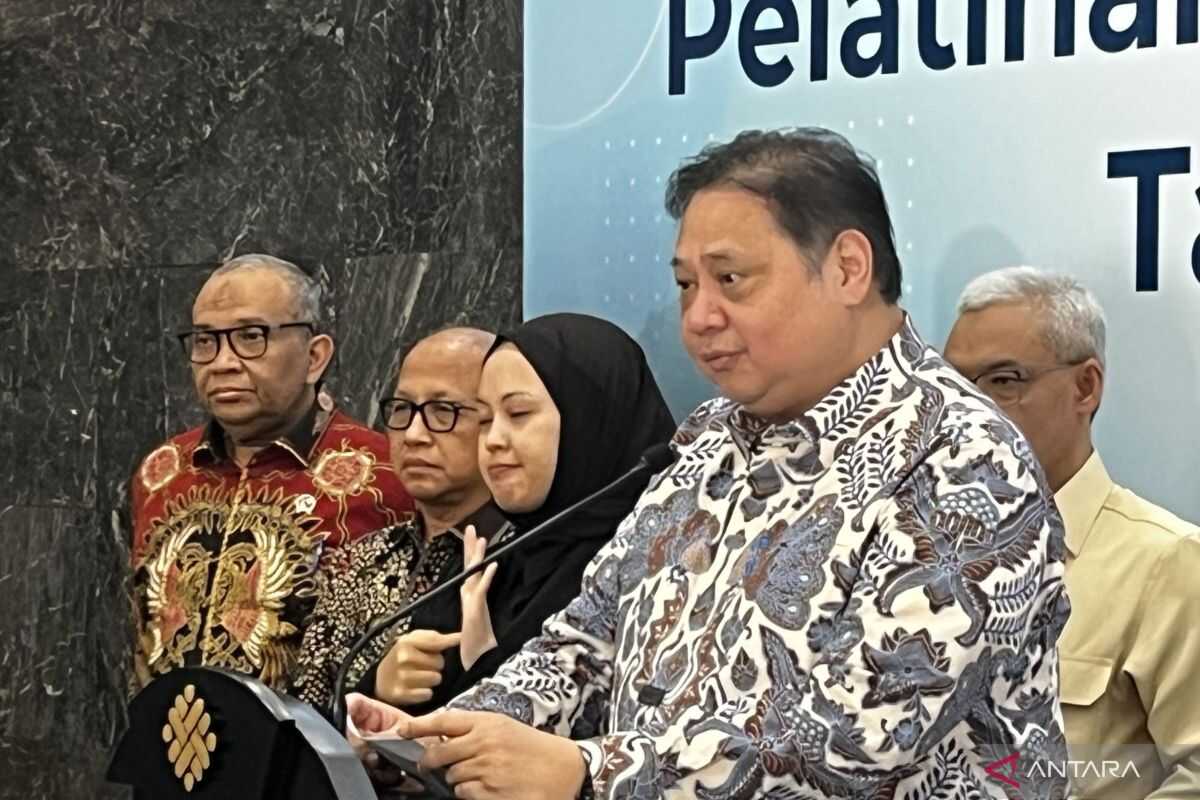 Coordinating Minister Airlangga announces Indonesia-US trade tariff reduced to 15 percent