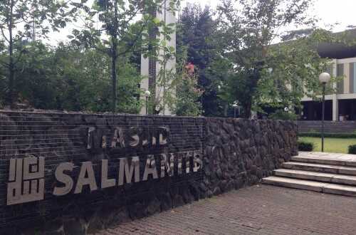 The Story of the Elder of Masjid Salman ITB: Inspired by Bung Hatta