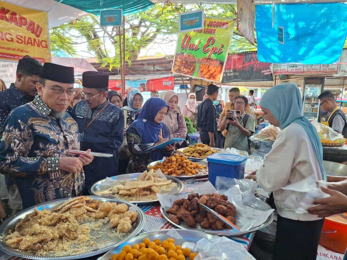 Ensuring Food Safety at "Pasa Pabukoan", Padang City Government Enlists BBPOM