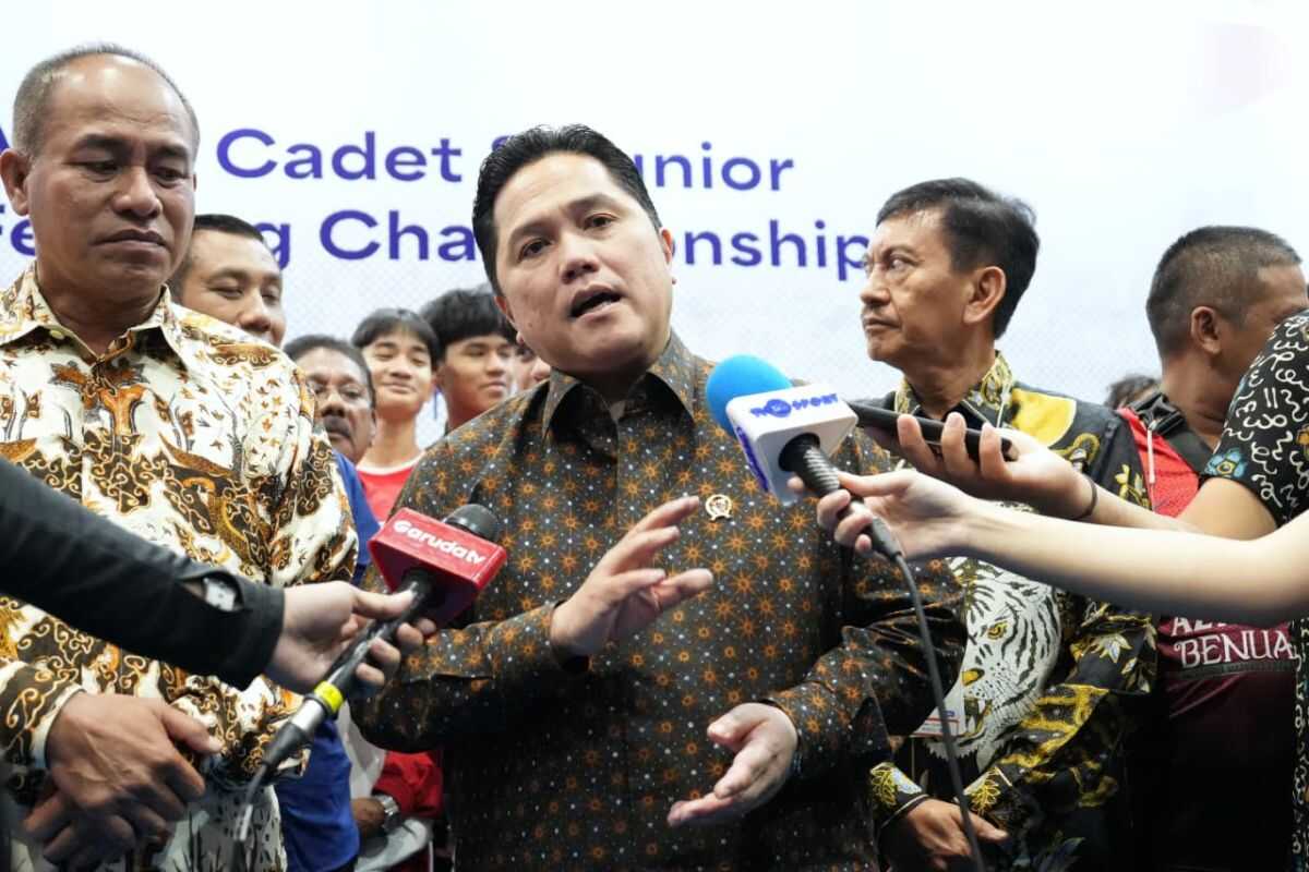 Youth and Sports Minister Proud of Indonesia's Fencing Improvement at Asian Level