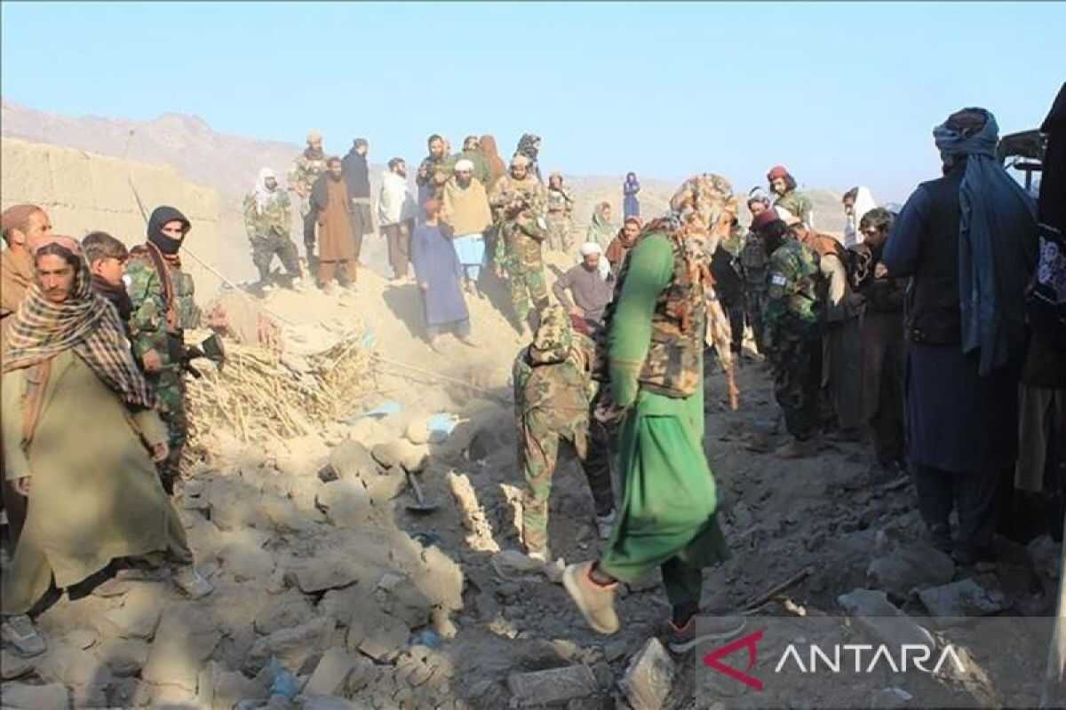 Conflict escalates as Pakistan and Afghanistan exchange attacks