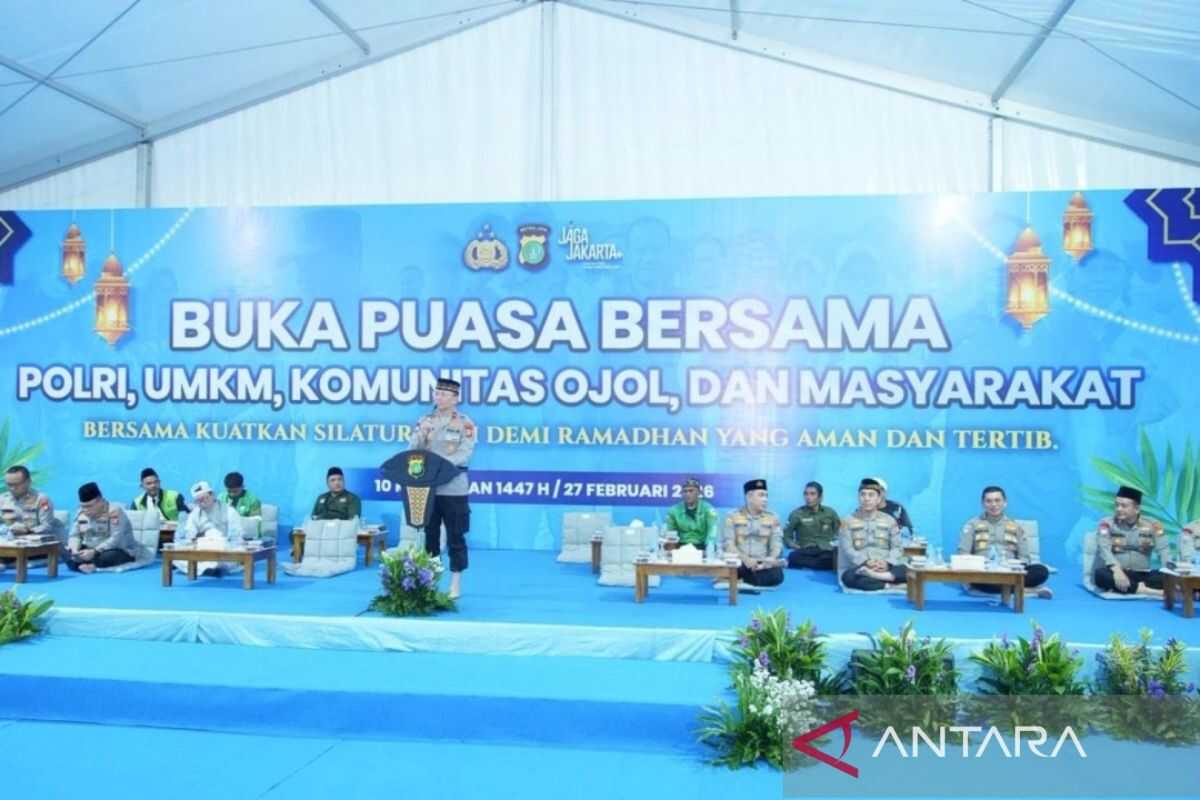 Strengthen Synergy, Metro Jaya Police Hold Breaking Fast with Ride-hailing Drivers