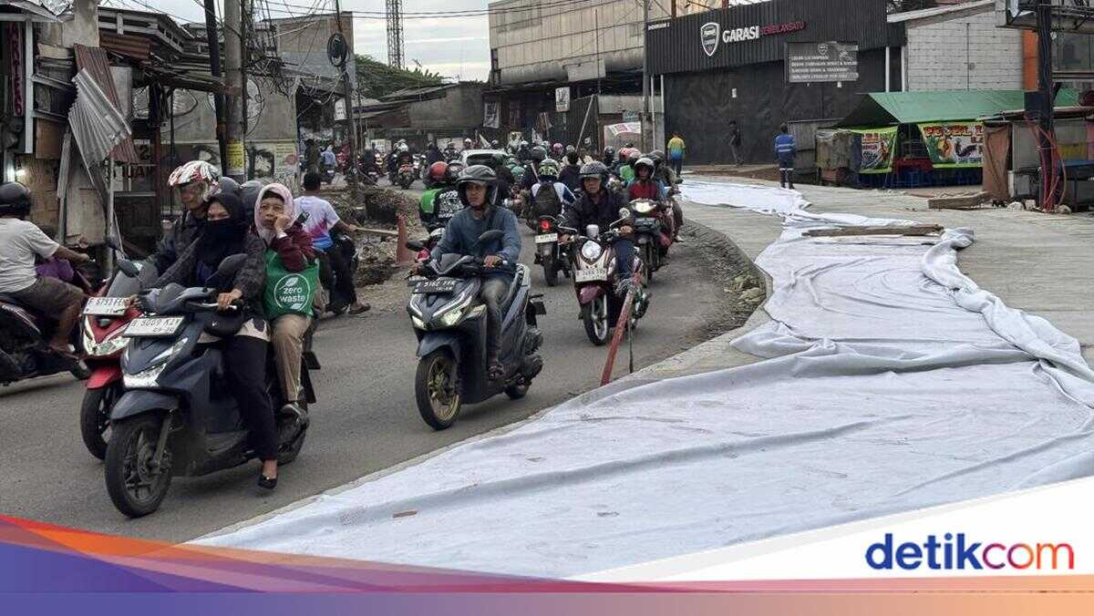 Swatantra Road Repairs in South Bekasi Cause Traffic Congestion; Alternating Closure System Implemented