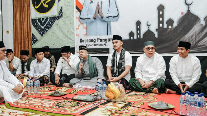 Leader of Pesantren Azziyadah Prays for Kaesang to Become Future Leader