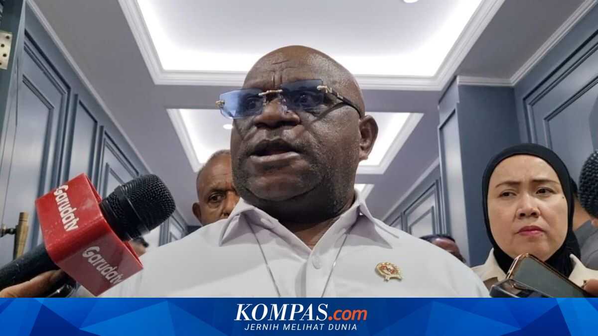 Natalius Pigai Corrects Mahfud on Free Nutritious Meal Programme: Human Rights Violations Only Through Court Decisions