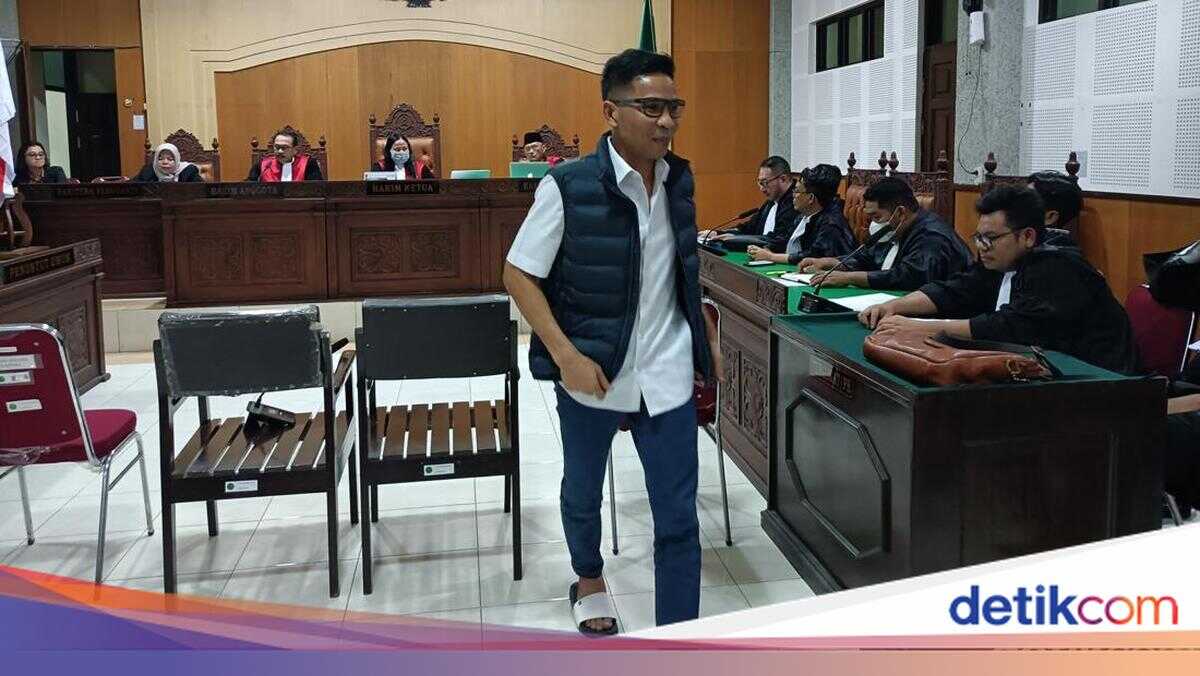 'Ghost Money' Trial: Hamdan Kasim Charged with Bribing Three NTB Legislators with Rp450 Million