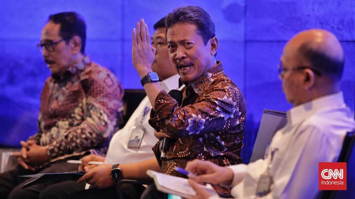 Minister of Marine Affairs Loses Temper During Inspection of Fishing Village in Lombok