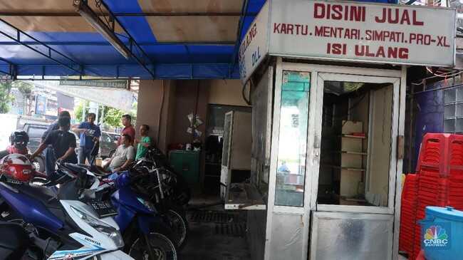 Indonesian Neighbourhood Shops Collapsing Due to Modern Retail, How?