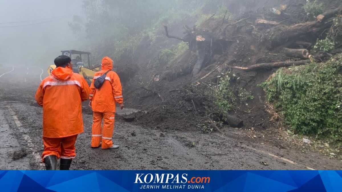 Landslide at Bromo: Occurred at Bukit Kedaluh and Route Now Passable