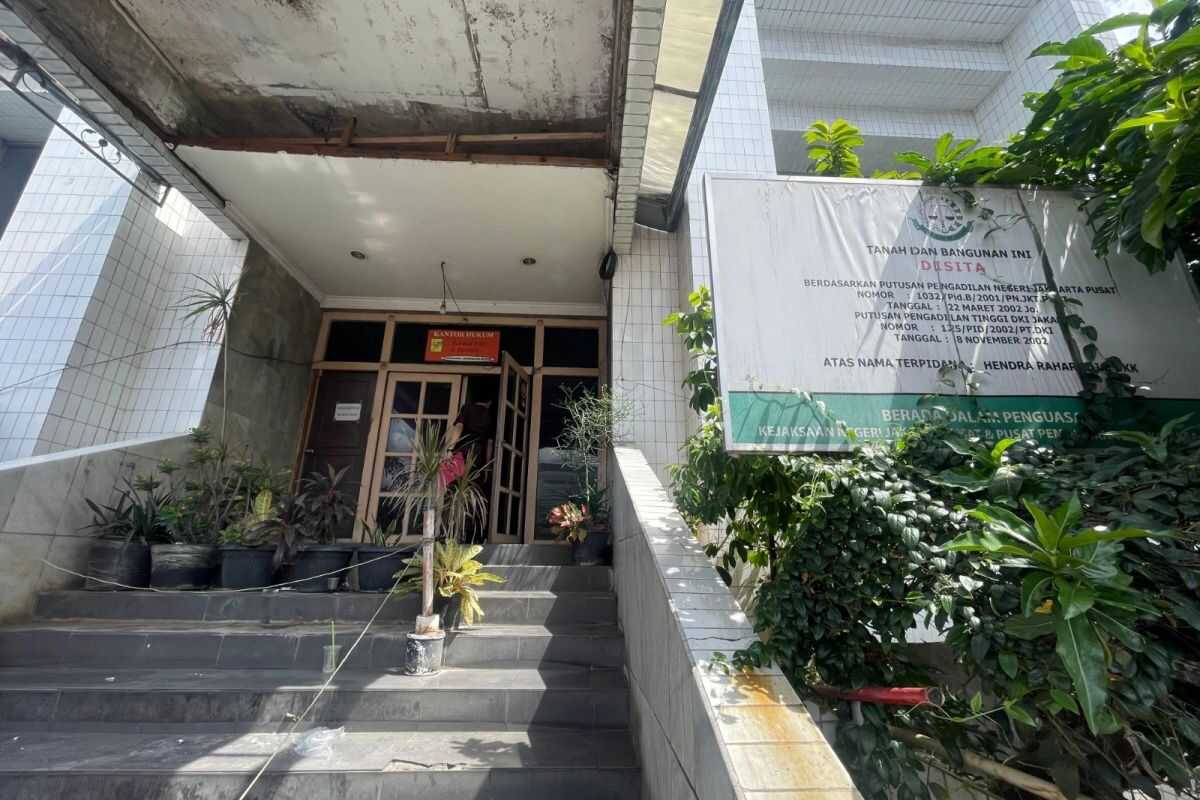 Attorney General's Asset Recovery Board Auctions Property from BLBI Bank Harapan Sentosa Convict