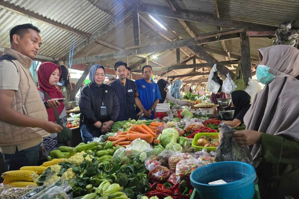 National Food Agency conducts surprise inspection on staple prices in East Lombok