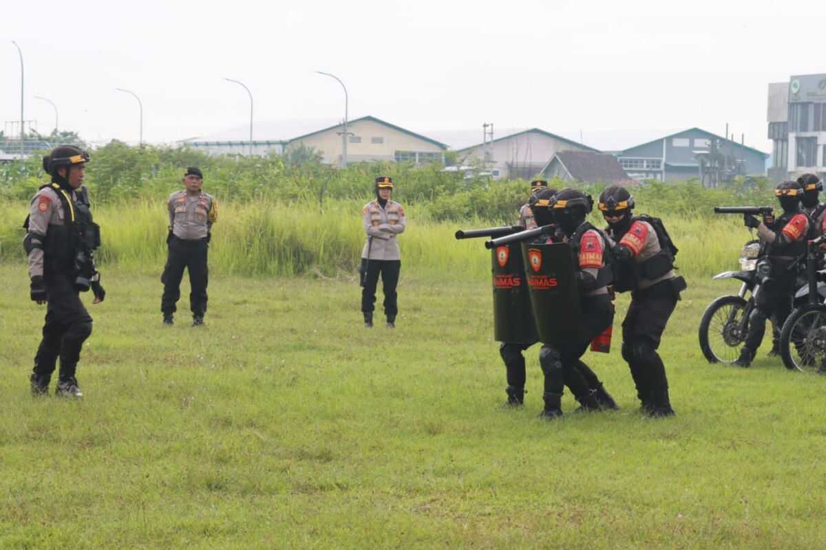Purbalingga Police Station Sharpens Personnel Readiness Through Mass Control Training