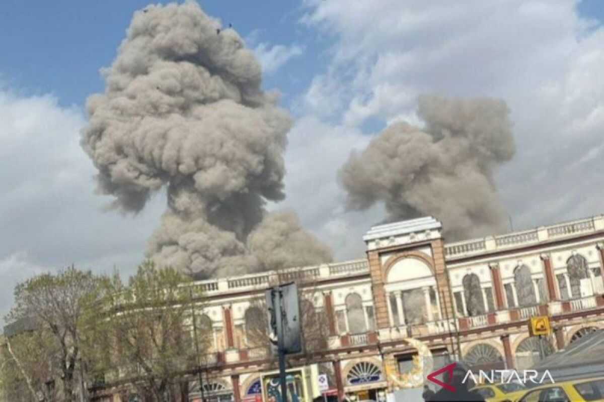 Seven Rockets Strike Near Khamenei Residence and Iranian Presidential Palace