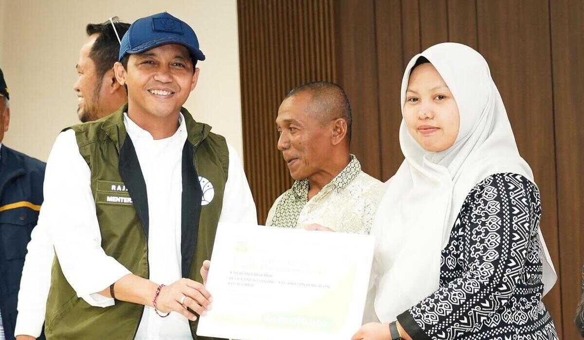 833 Hectares of Social Forestry Land Distributed to Four Forest Farmer Groups in IKN