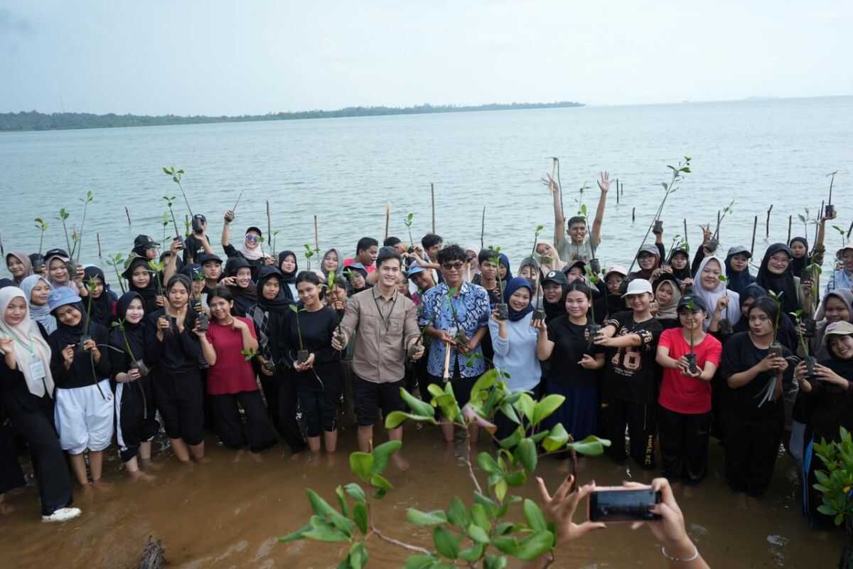 Indonesia seeks stronger youth role in mangrove rehabilitation