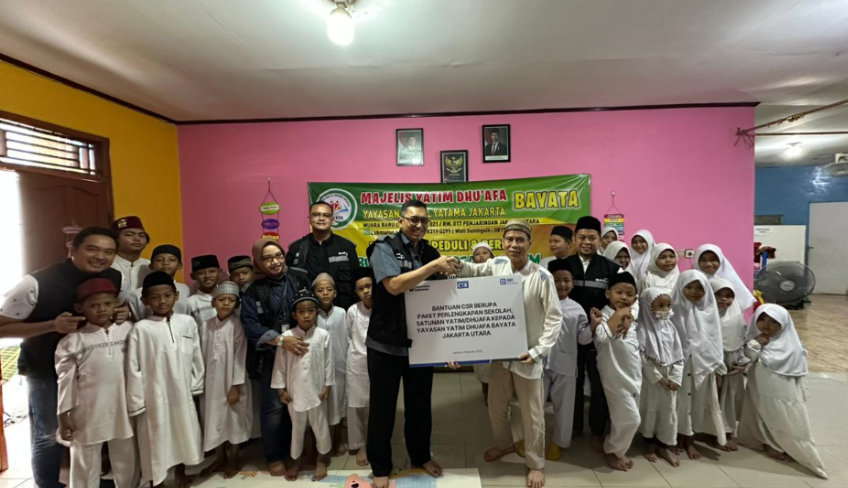 BRI Insurance Distributes Educational Assistance to Two Foundations in Jakarta