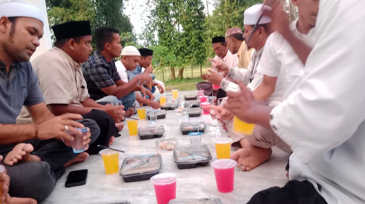 Ancient Mosque in Remote Pidie Unites Youth in Ramadan Celebrations