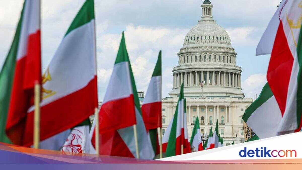 Iran Closes All Universities Following Israeli and US Strikes