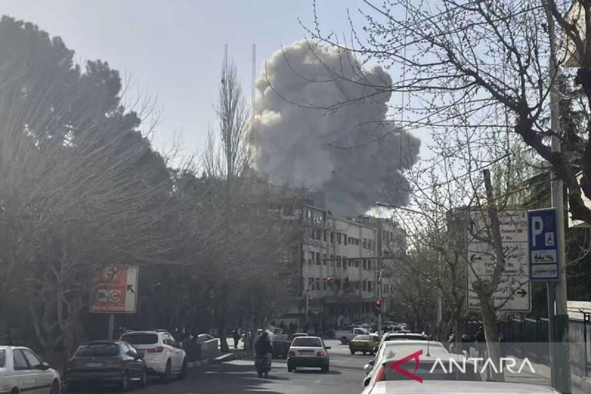 Russia urges US and Israel to halt aggression against Iran