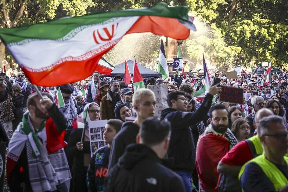 EU Reports Signal of Shipping Ban in Strait of Hormuz; Iran Yet to Make Official Announcement