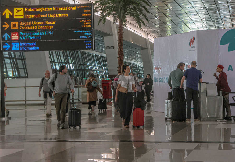 Iranian Conflict: Government Anticipates Impact of Middle Eastern Airspace Closure