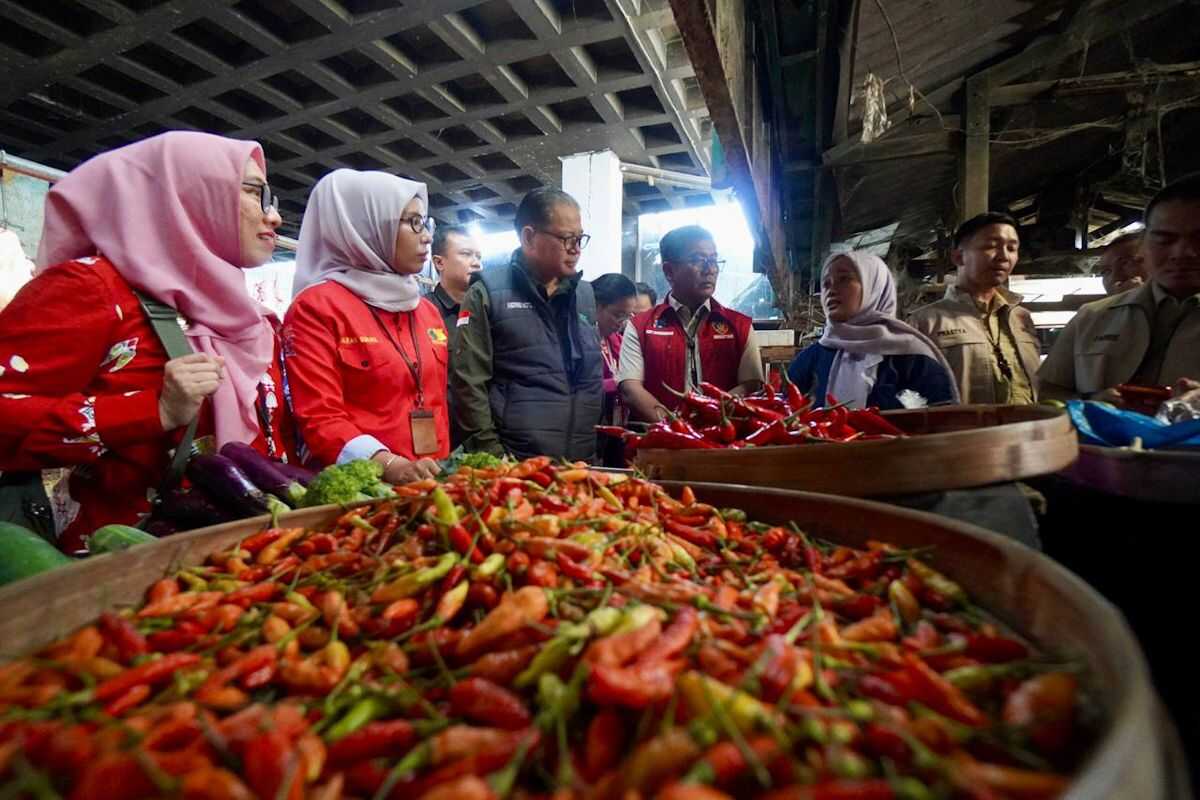 Strategic food commodities in East Java stable ahead of Ramadan