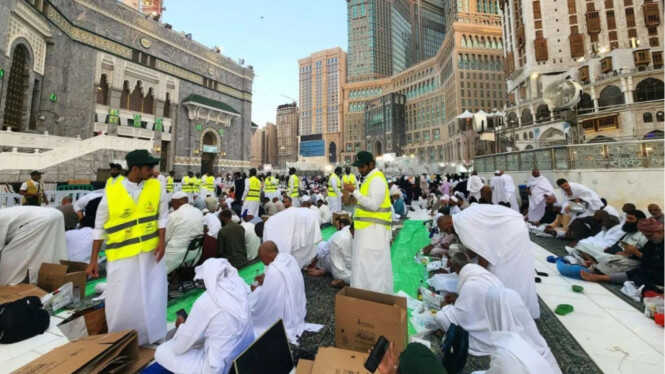 Middle East Tensions Rising: Deputy Minister of Hajj Advises Umrah Pilgrims to Postpone Departure