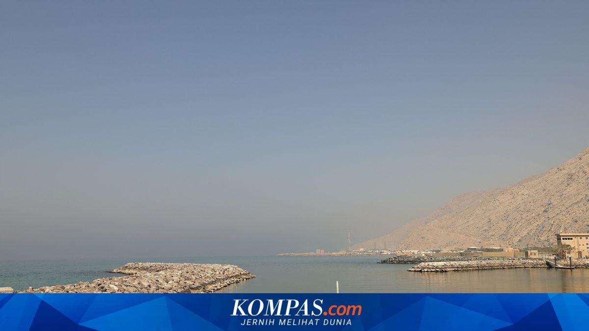 US-Iran Conflict Threatens Strait of Hormuz, Expert Warns of Oil Price Surge