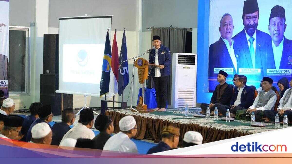 Saan Mustopa Continues Ramadan Safari Visit to HATI Islamic Boarding School in Probolinggo