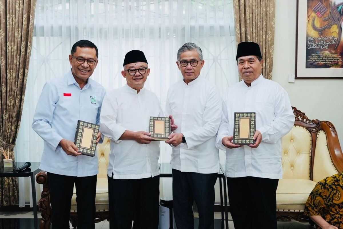 PP Muhammadiyah Receives Qur'an Endowment from Sinar Mas