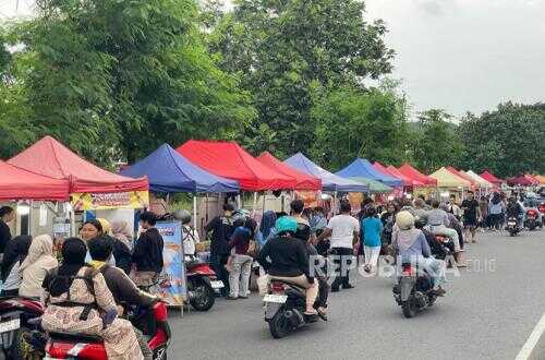 Ramadhan Evening Markets in Yogyakarta Frequently Cause Traffic Congestion When Held on Roadside