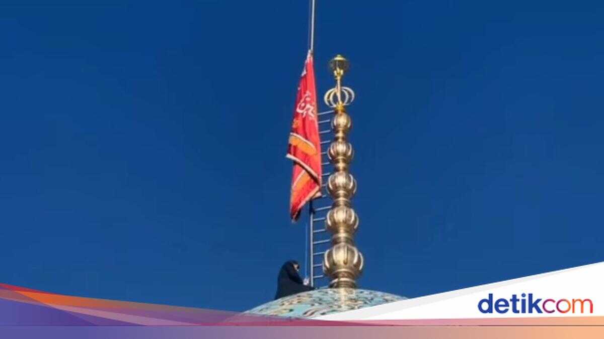 Khamenei Dead, Red Flag of Vengeance Flies at Iran's Jamkaran Mosque