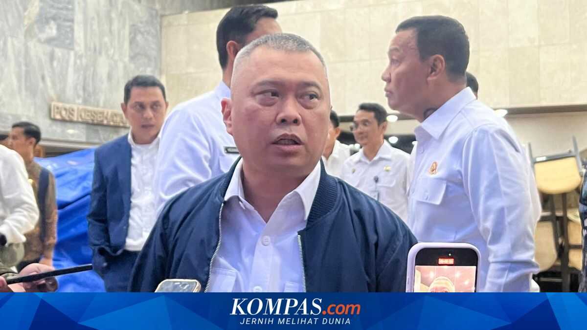 Transport Minister Urges Airlines Transiting Middle East to Heighten Alert Status