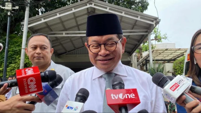 Pramono Pays Respects to Former Vice President Try Sutrisno: We Have Lost a Father of the Nation