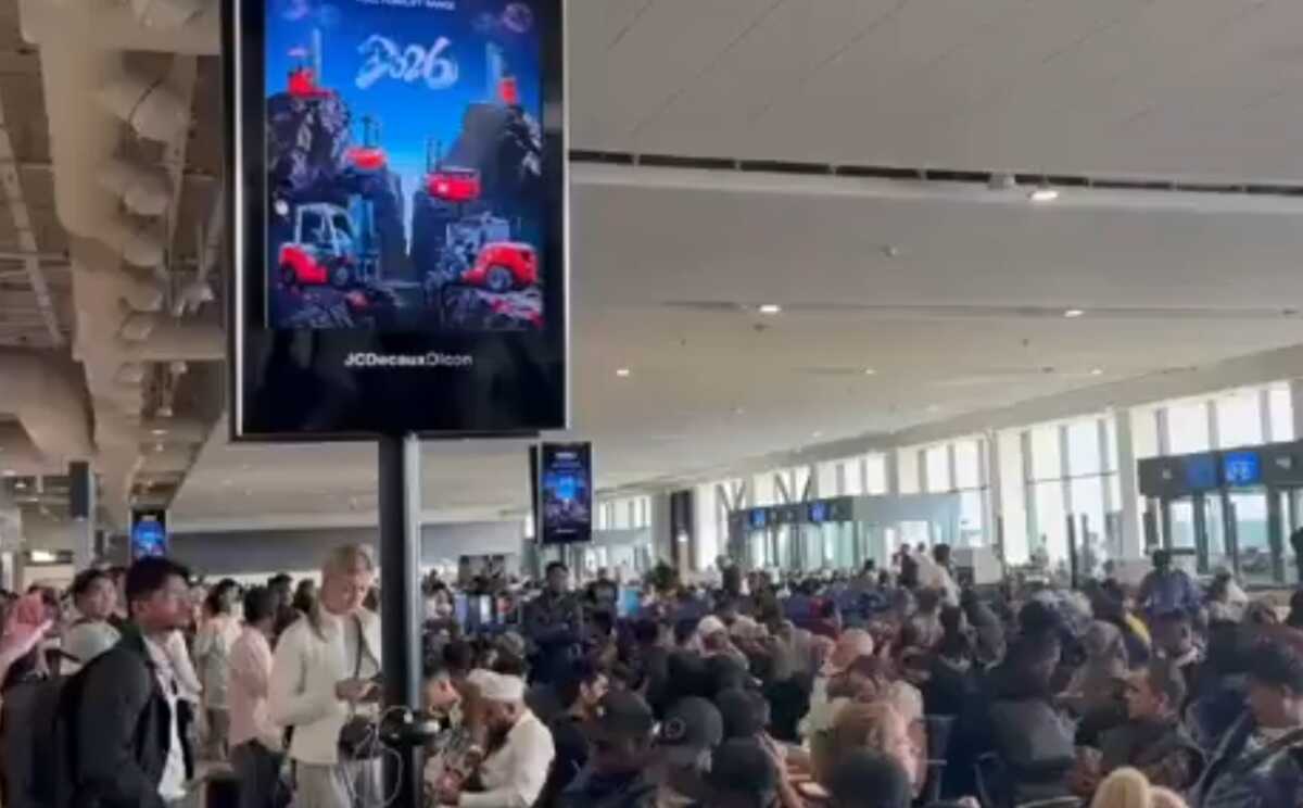 UAE Waives Hotel and Flight Tickets for 20,000 Tourists Stranded by Conflict