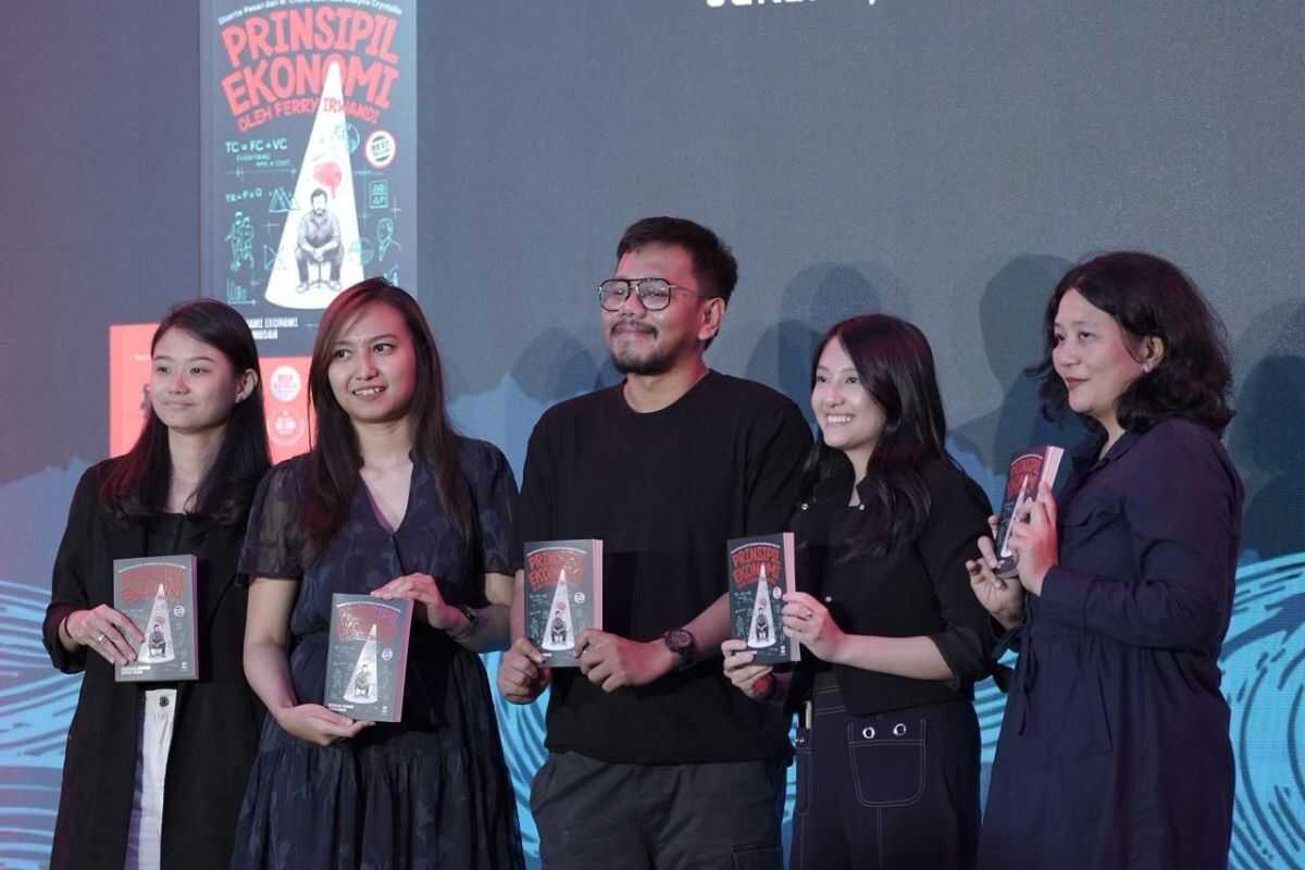 Ferry Irwandi's Debut Book Presents Financial Literacy in More Accessible Format