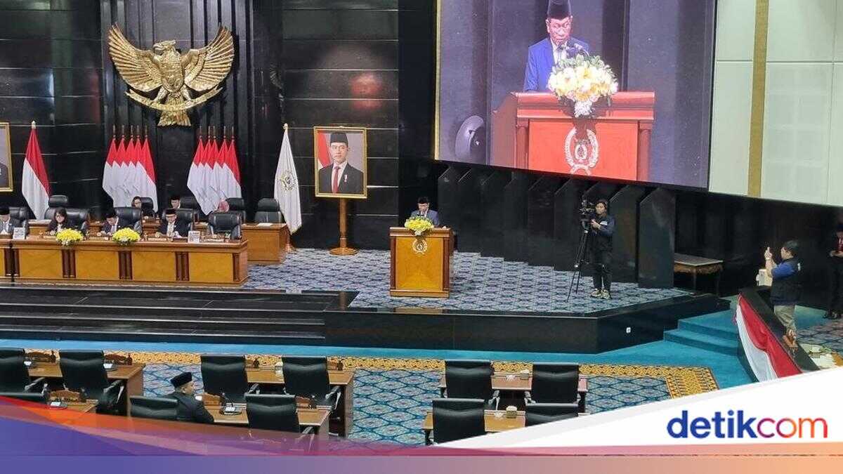 Jakarta Governor Submits Family Development Regional Regulation: Investment Towards Global City Status