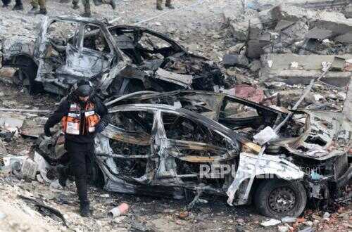 Analysis of Cak Nun's Prediction on Iran Attack: Is Saudi Really Defending Israel, and What Is Indonesia's Position?